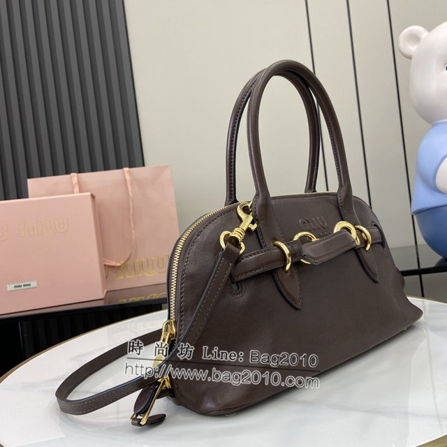 miumiu專櫃繆繆最新款爆款保齡球包原廠皮革手提包 jh2344型號：5bb168